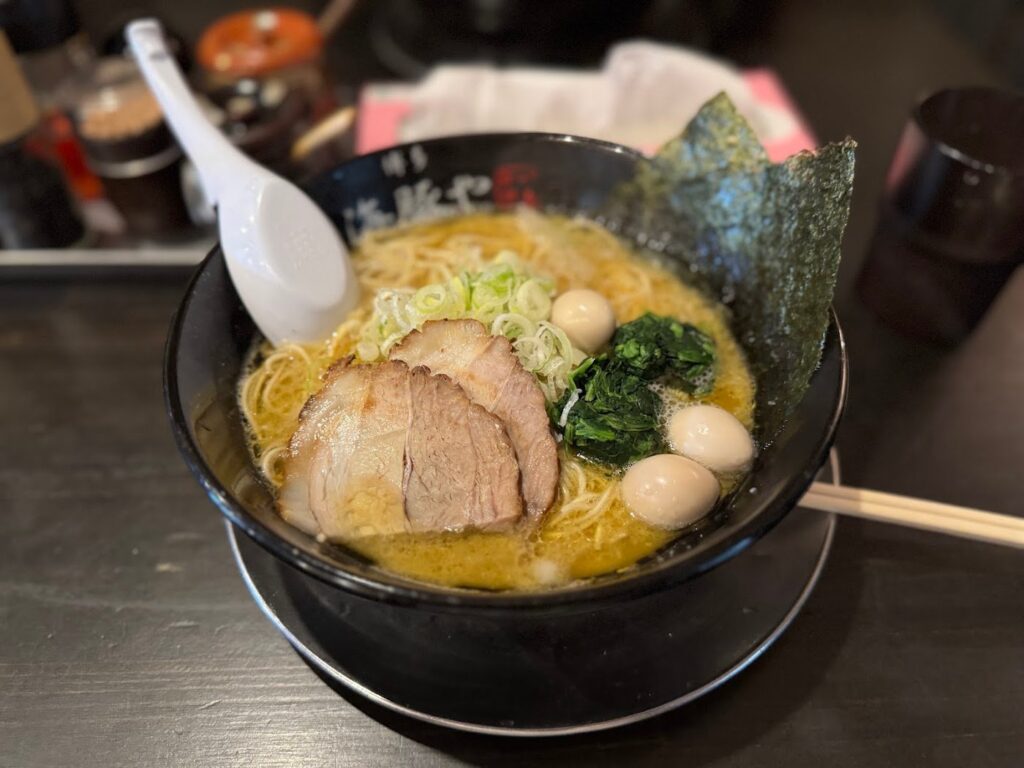 海豚やのとんこつラーメン